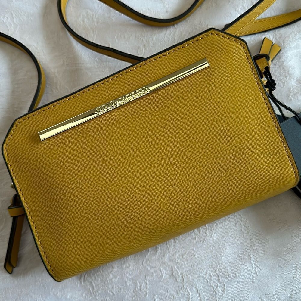Steve Madden Mustard Yellow Bkarlee Crossbody Bag Wallet